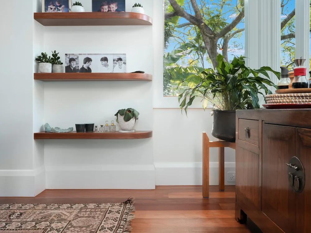 Shelf detail, Castlecrag