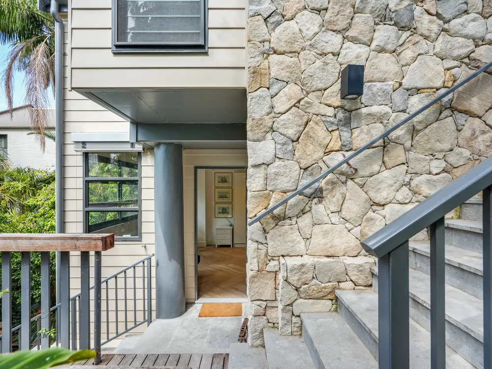Entry threshold, Mosman