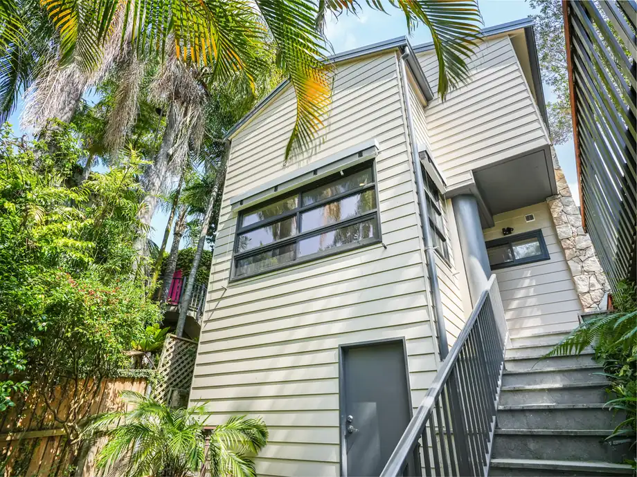 Upper windows, Mosman